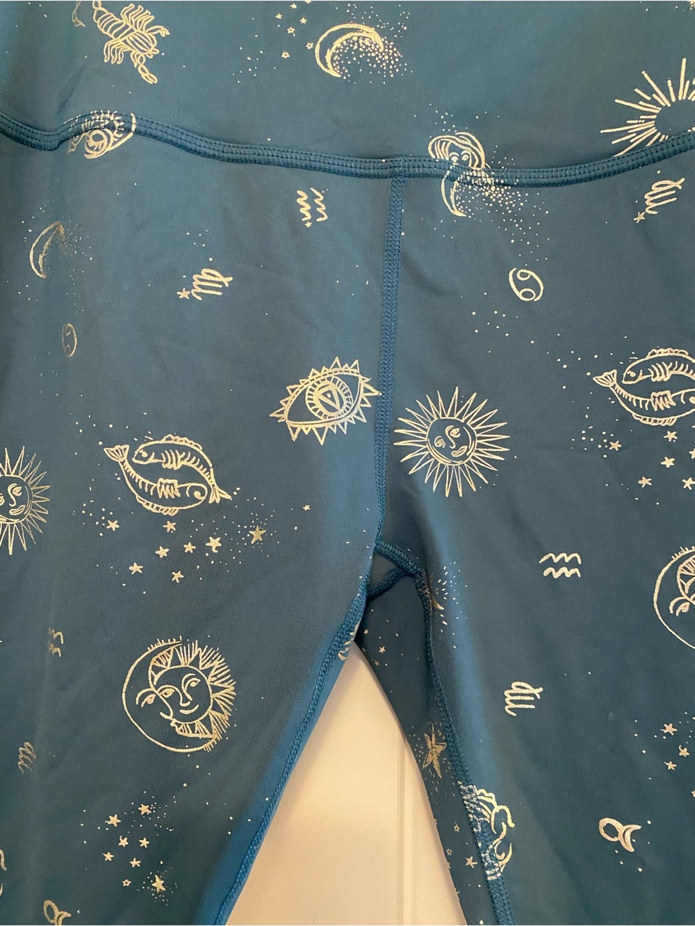 Women’s Beyond Yoga Constellation Stellar Blue with silver foil - Picture 2 of 6